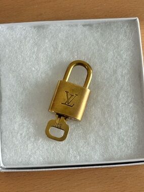 Louis Vuitton Gold Tone Padlock & Key Set #301 – Bag Charm / Replacement